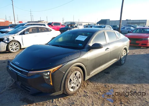 2025 Kia K4 Lx z USA, uszkodzony, nr VIN 3KPFT4DE0SE072745